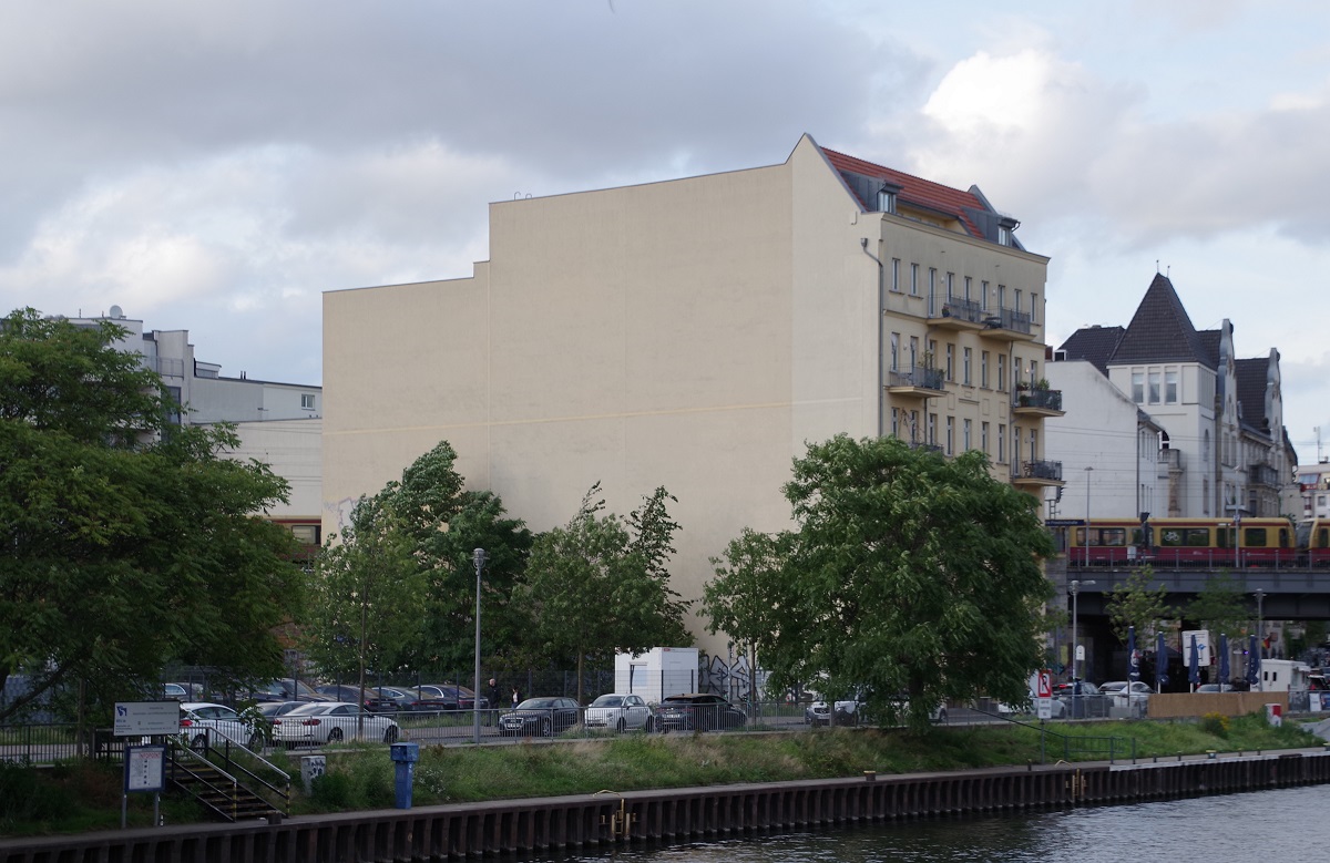Берлин, Schiffbauerdamm, 12