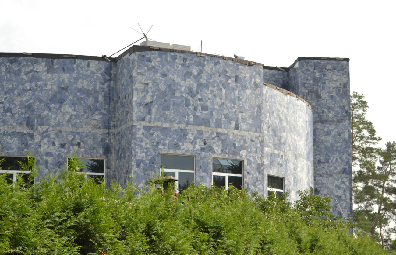 Загорянский, Улица Панфиловцев, 1