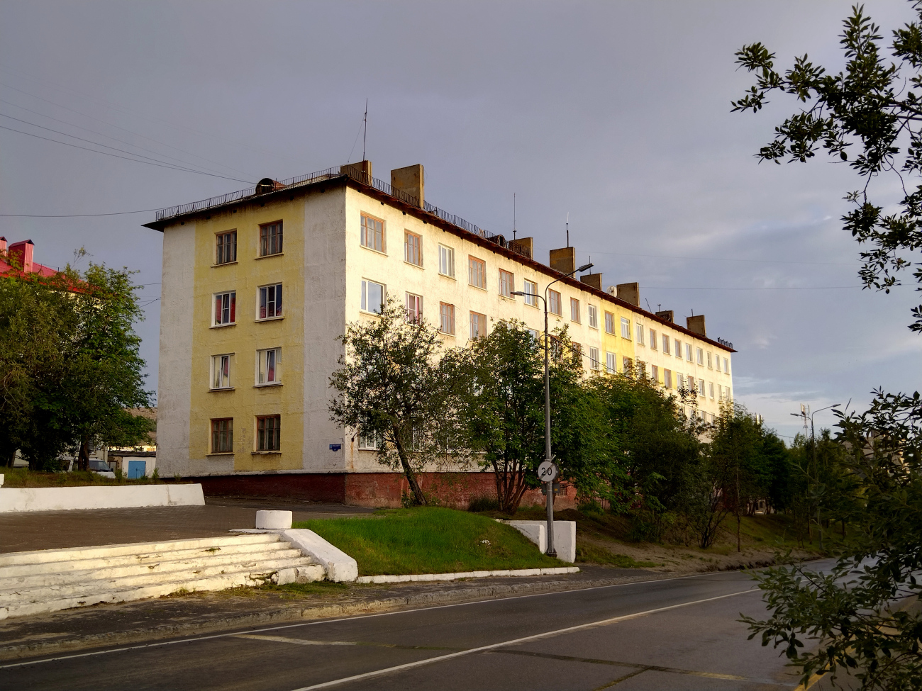 Никель, Гвардейский проспект, 27