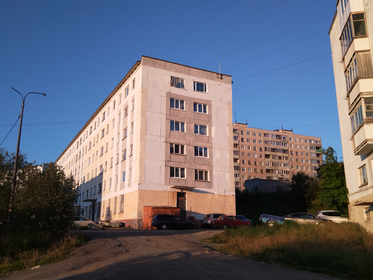 Никель, Улица Бредова, 17