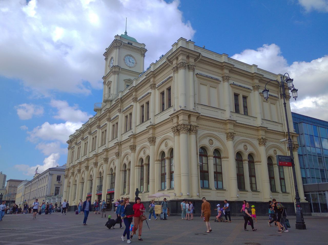 Москва, Комсомольская площадь, 3