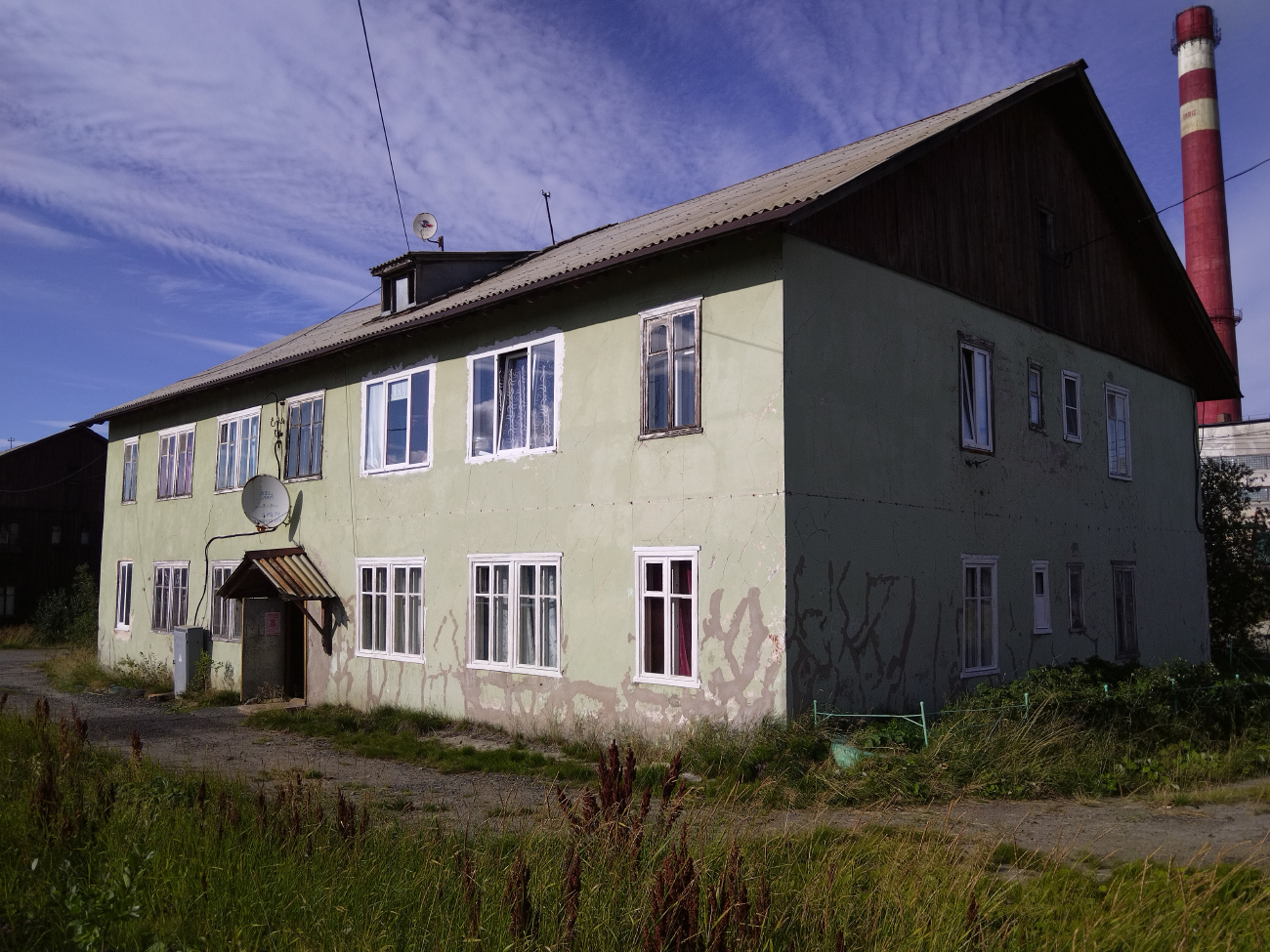 Никель, Советская улица, 11
