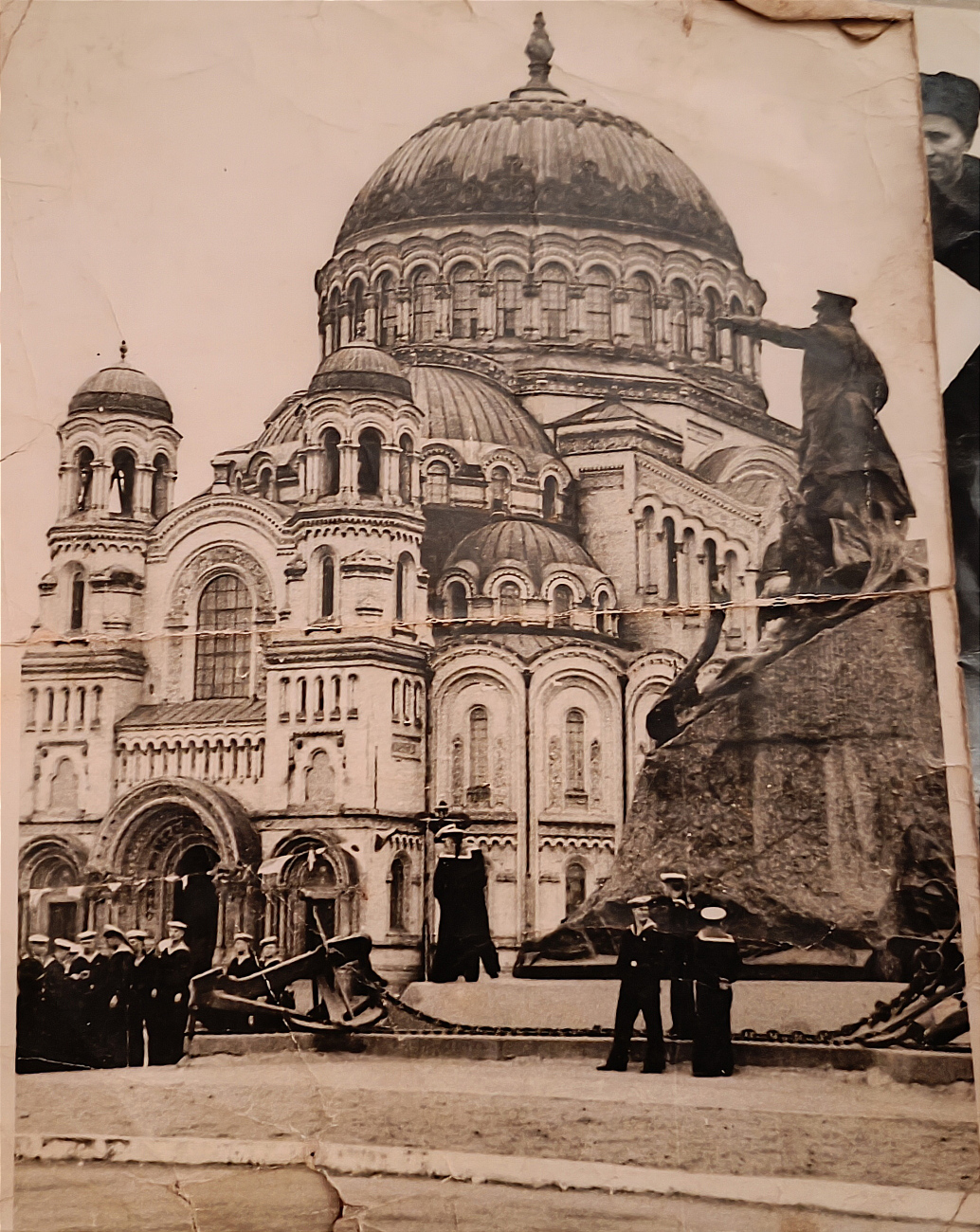 Кронштадт, Якорная площадь, 1