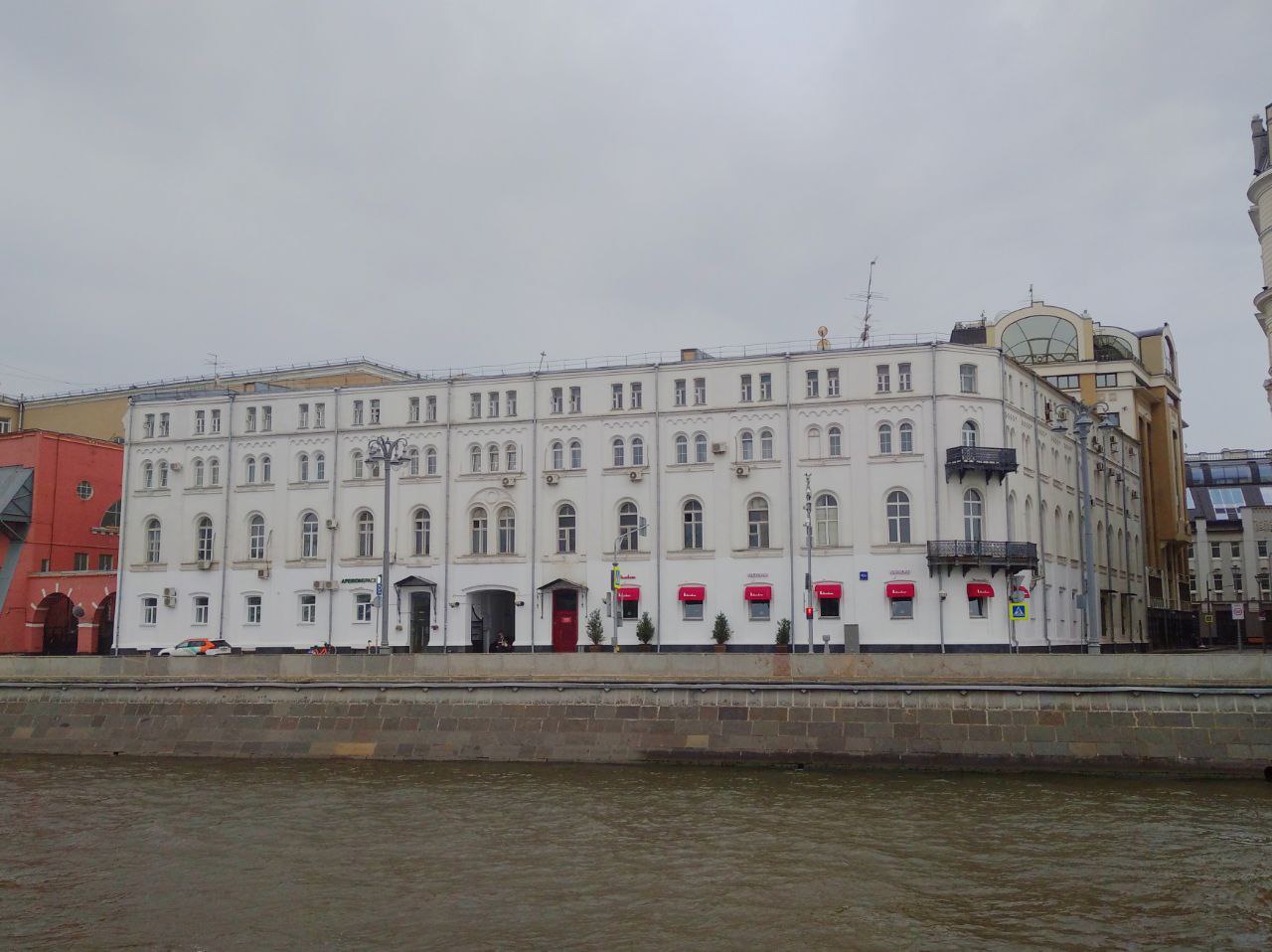 Москва, Раушская набережная, 4 / Садовническая улица, 5 стр. 1