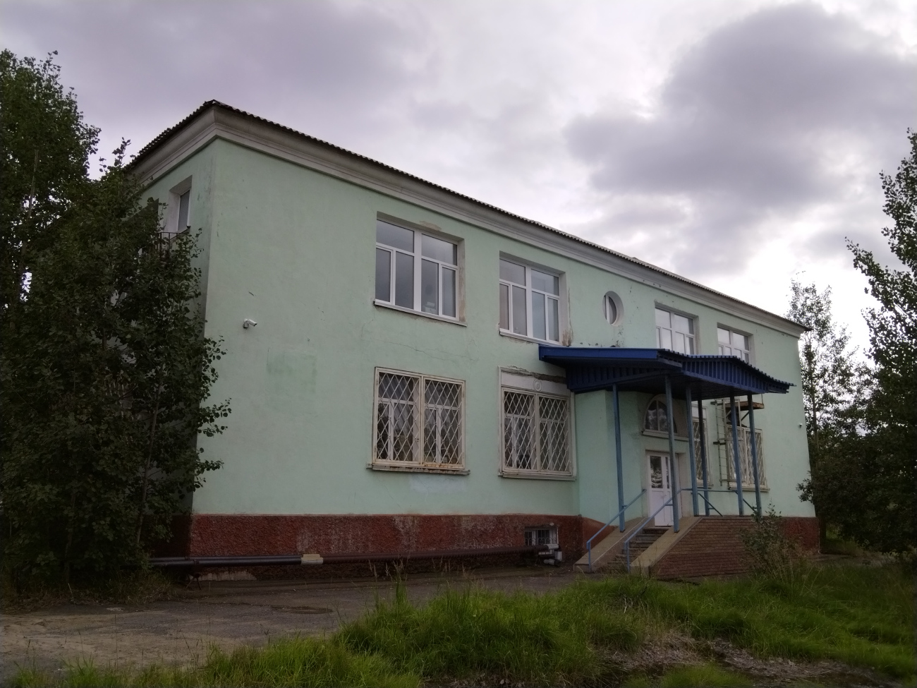 Никель, Улица 2-я Линия, 10