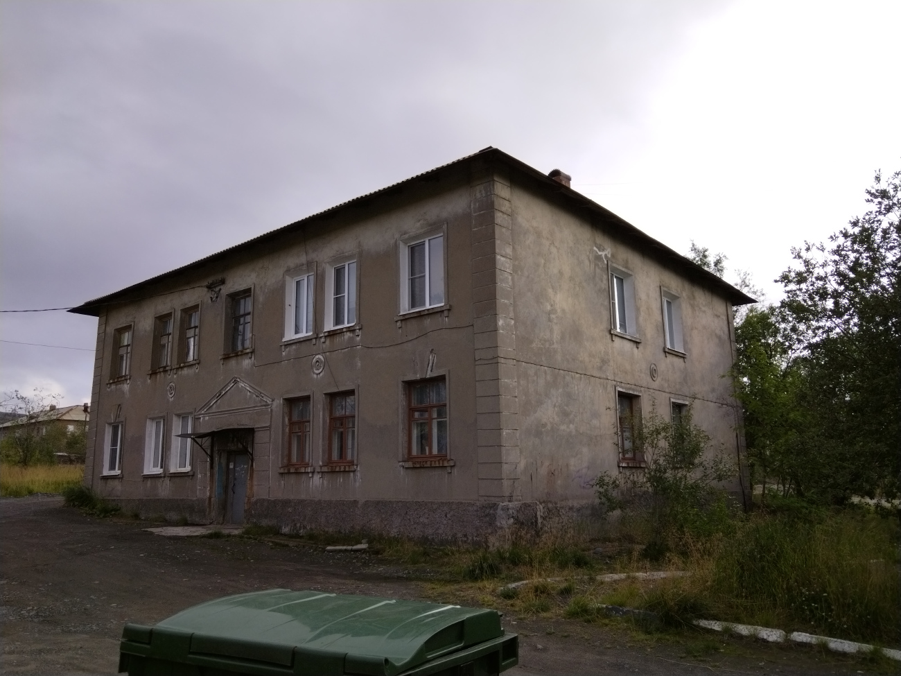 Никель, Советская улица, 10