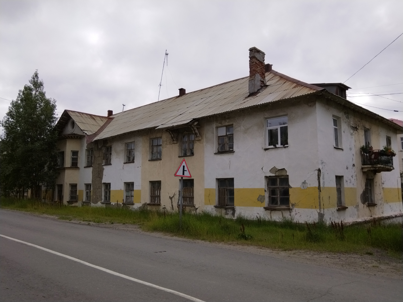 Никель, Улица 14 армии, 6