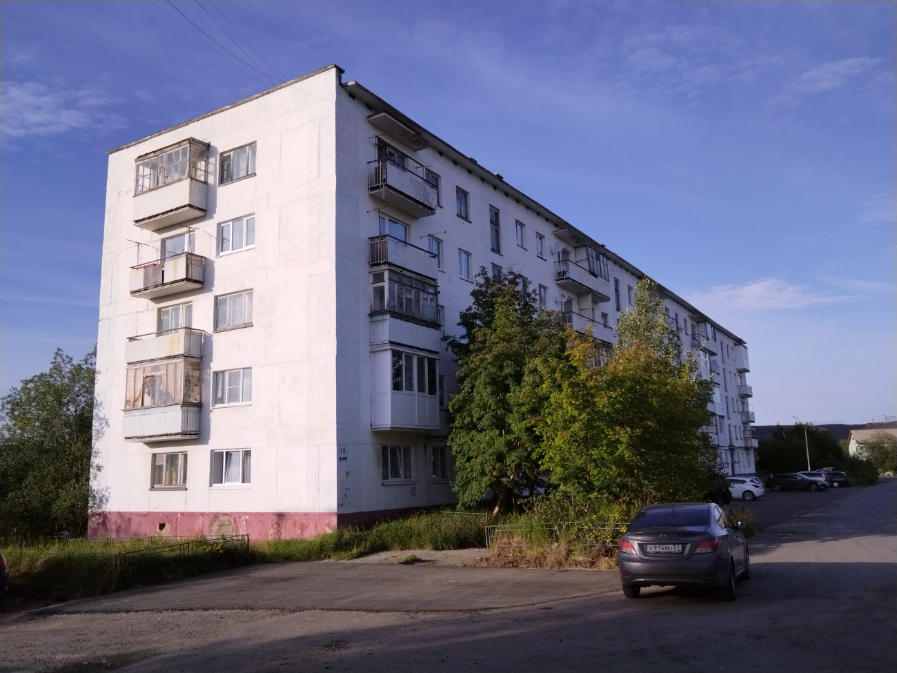 Никель, Улица Сидоровича, 18