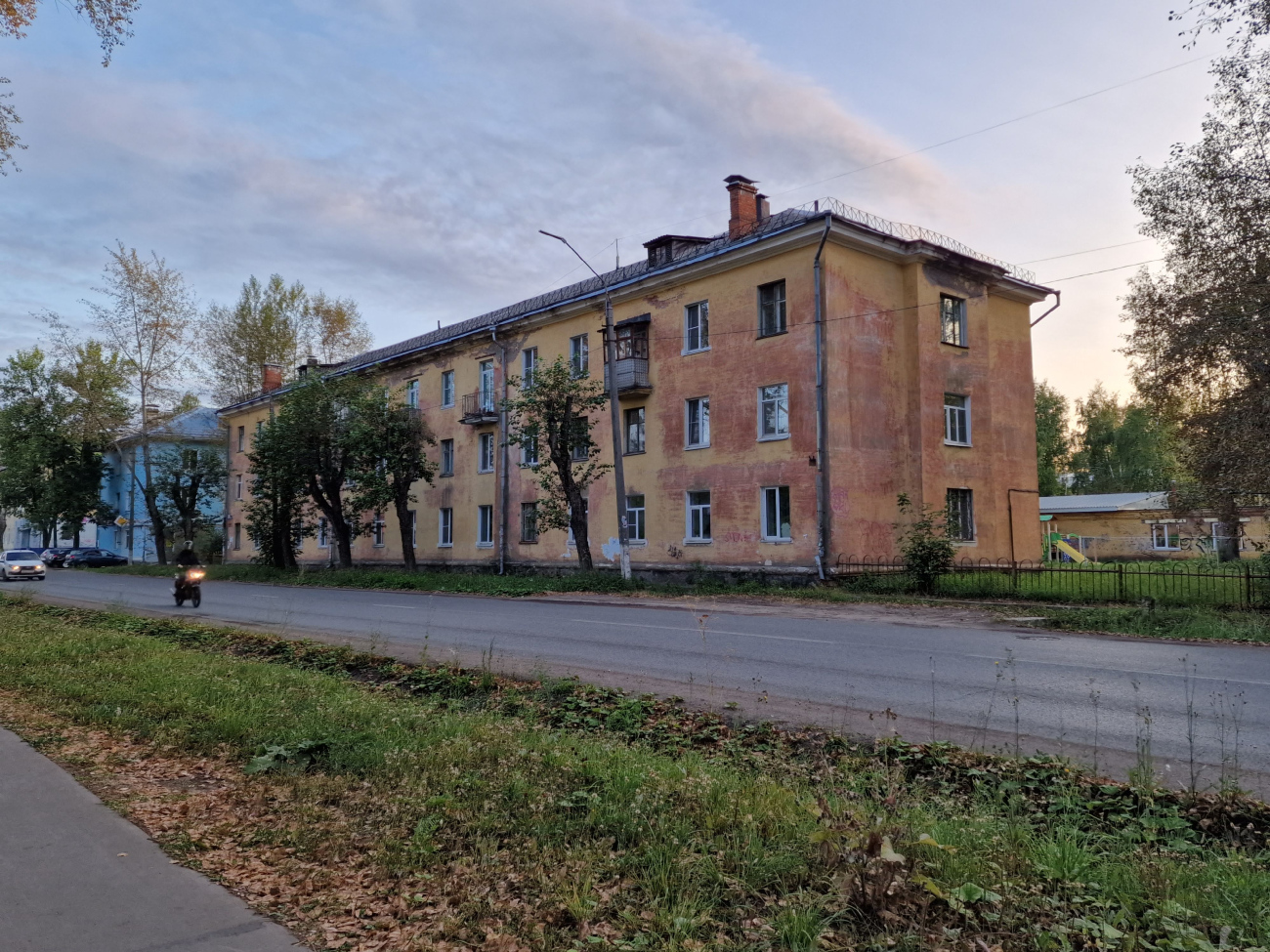 Glazov, Улица Ленина, 12