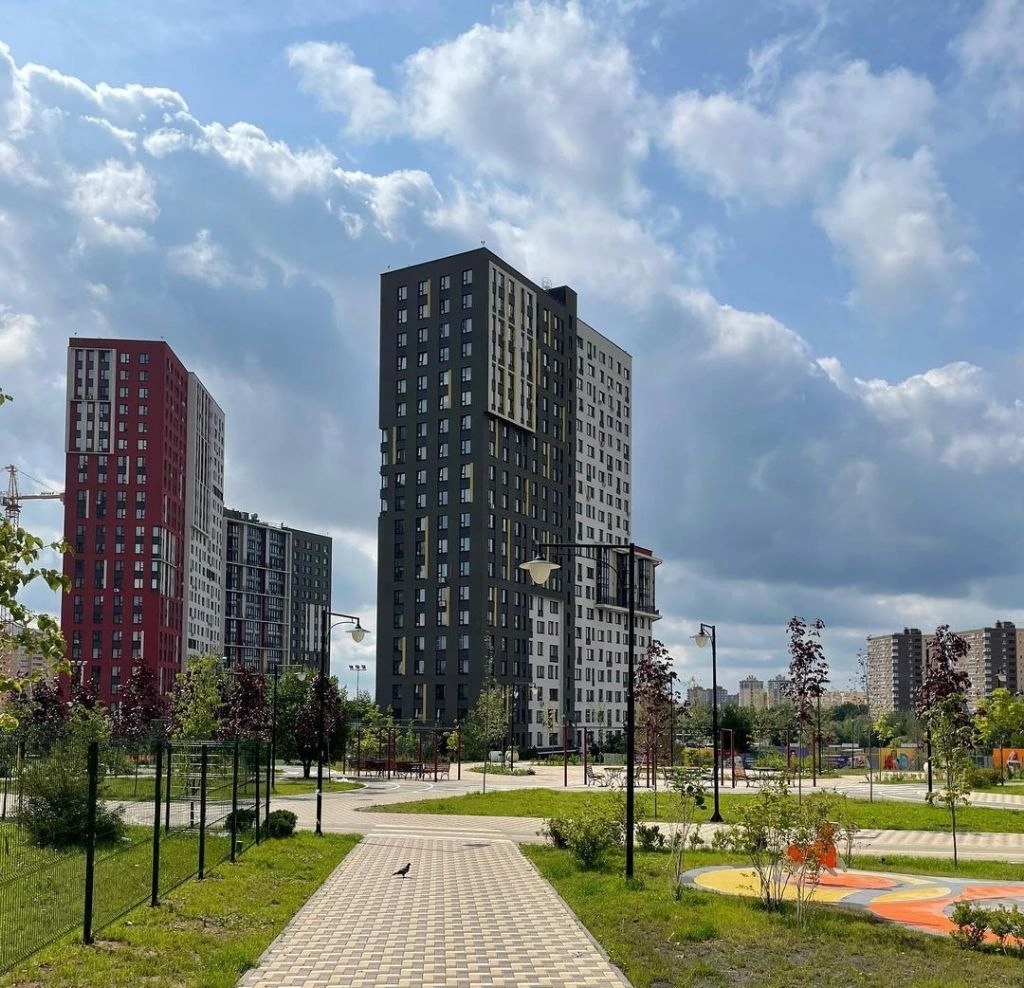 Поселение Сосенское, Пос. Коммунарка, Бачуринская улица, 13; Пос. Коммунарка, Бачуринская улица, 11