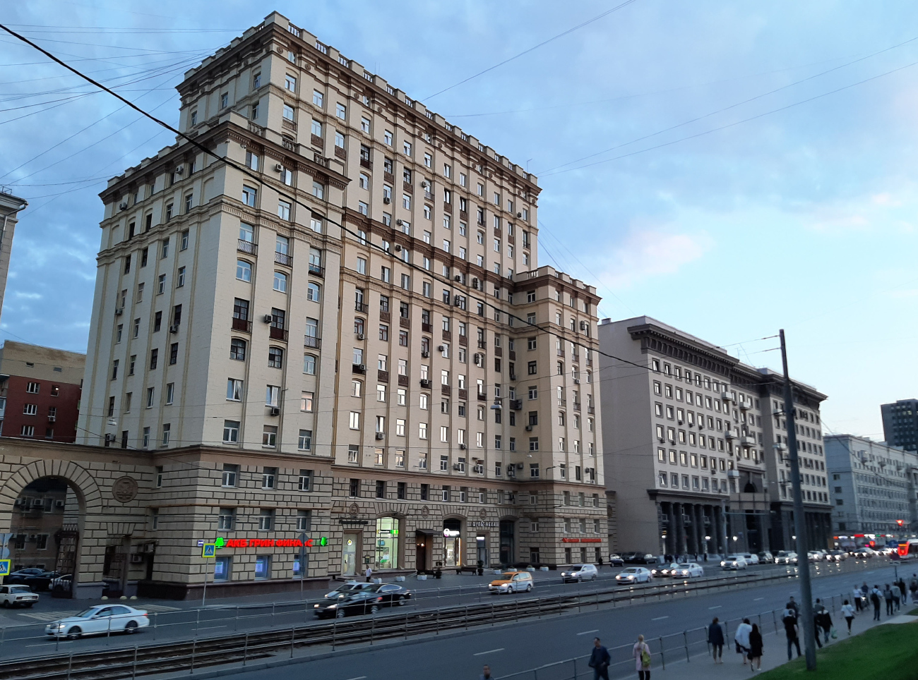 Москва, Краснопрудная улица, 26 / Нижняя Красносельская улица, 1