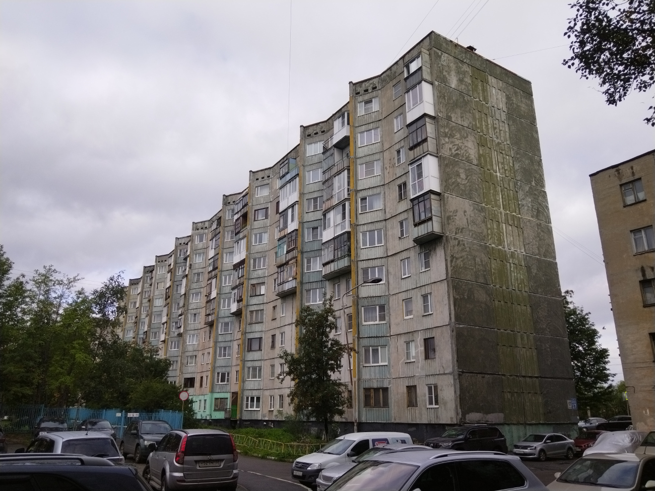 Мурманск, Улица Михаила Ивченко, 17