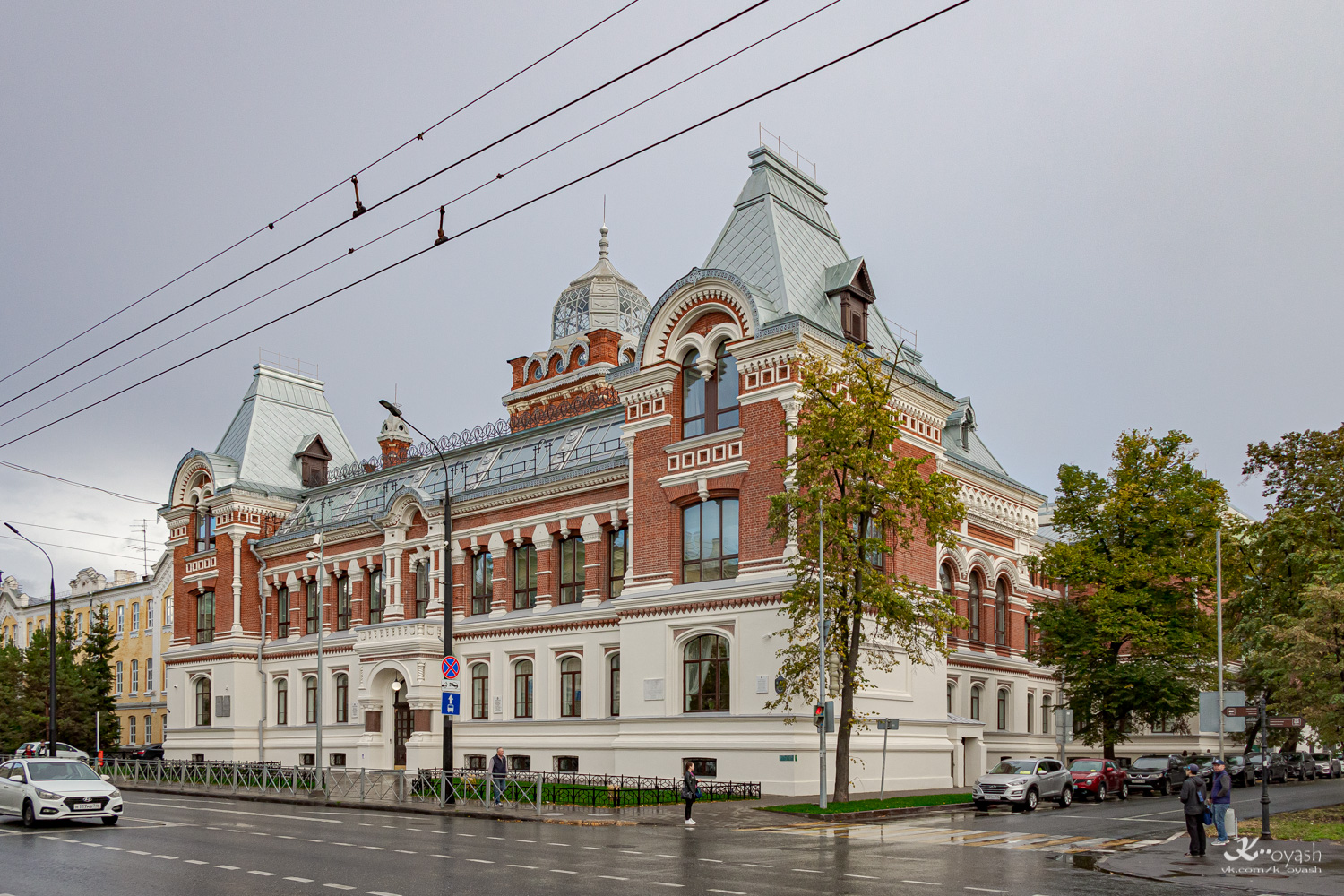 Kaasan, Улица Карла Маркса, 70 / Улица Толстого, 10