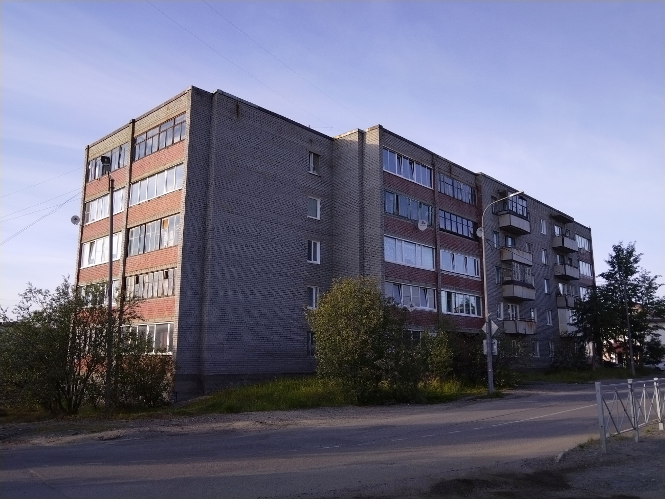 Никель, Улица Мира, 32