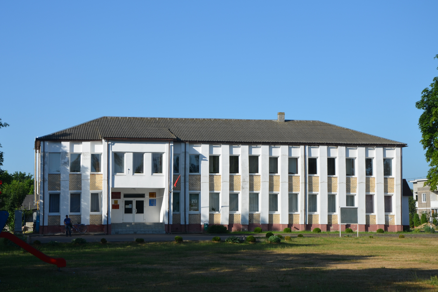 Палуши, Молодёжная улица, 2