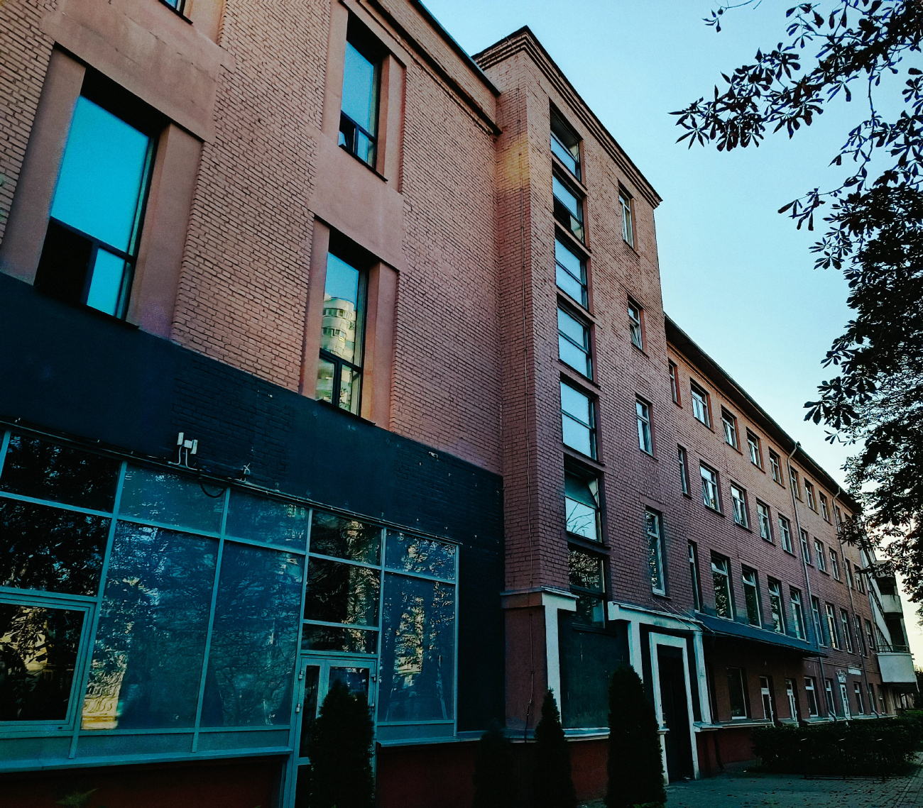 Минск, Улица Веры Хоружей, 25 корп. 1 / Улица Максима Богдановича, 83