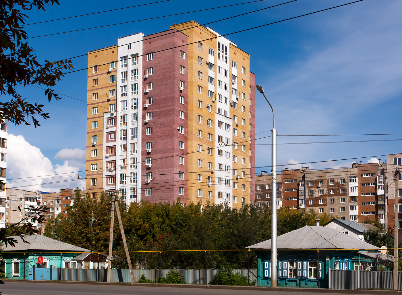 Уфа, Улица Ахметова, 292; Улица Ахметова, 298; Улица Ахметова, 290