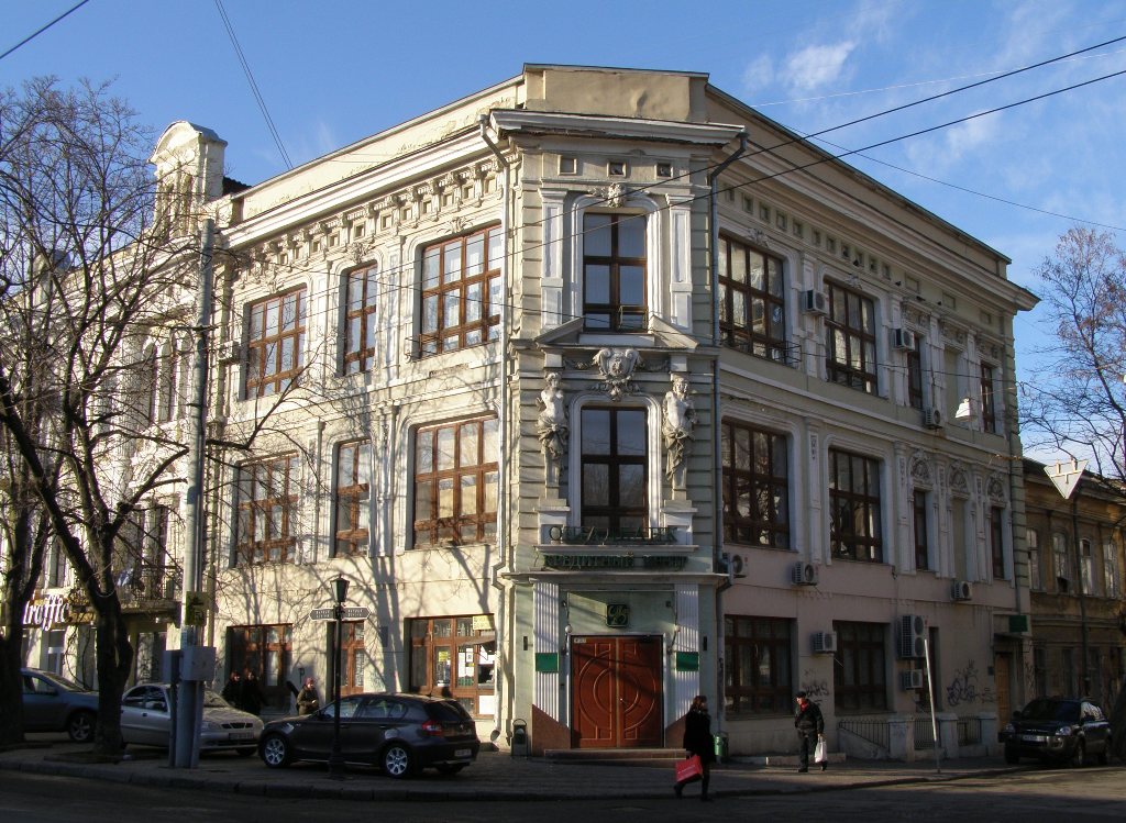 Одесса, Вулиця Буніна, 40 / провулок віце-адмірала жукова, 14*
