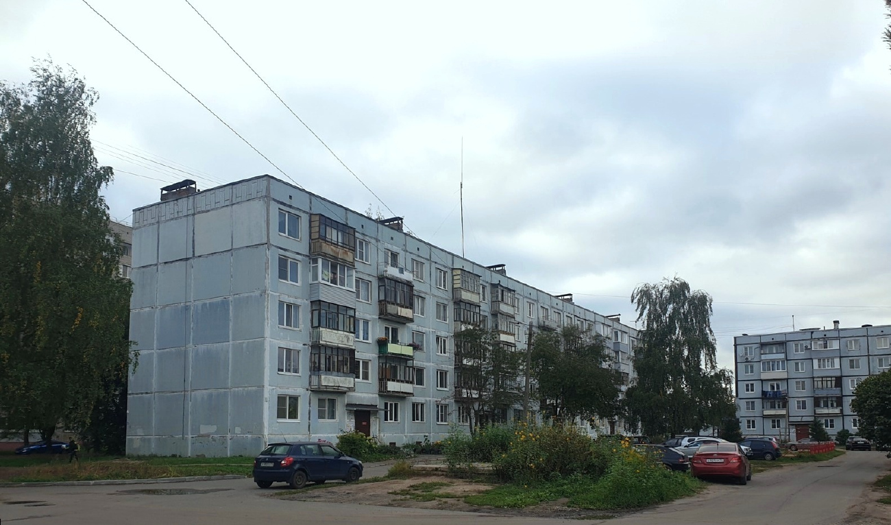 Yaroslavl, Улица Пирогова, 4; Улица Попова, 11