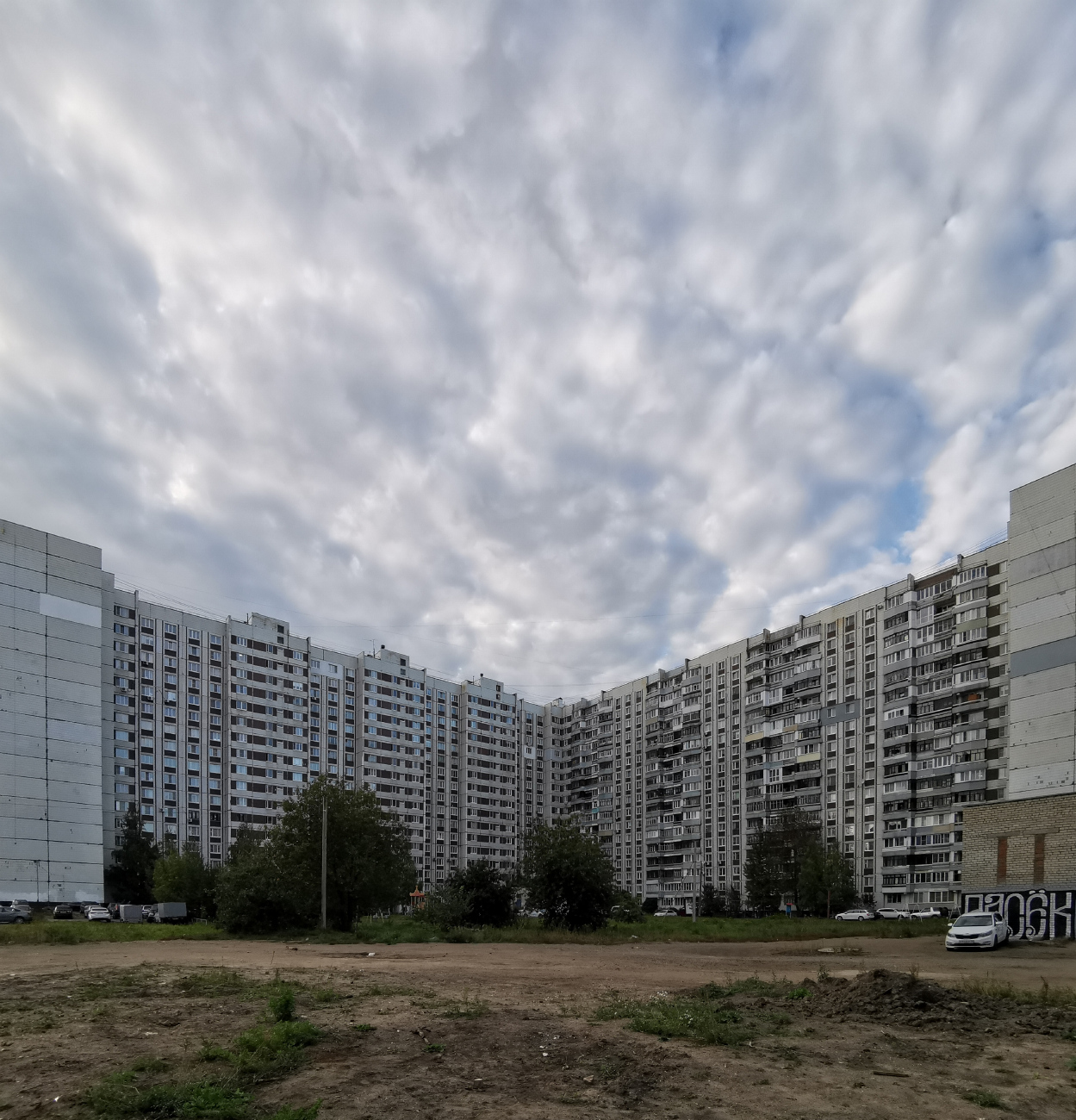 Yaroslavl, Ленинградский проспект, 88 / Улица Строителей, 23
