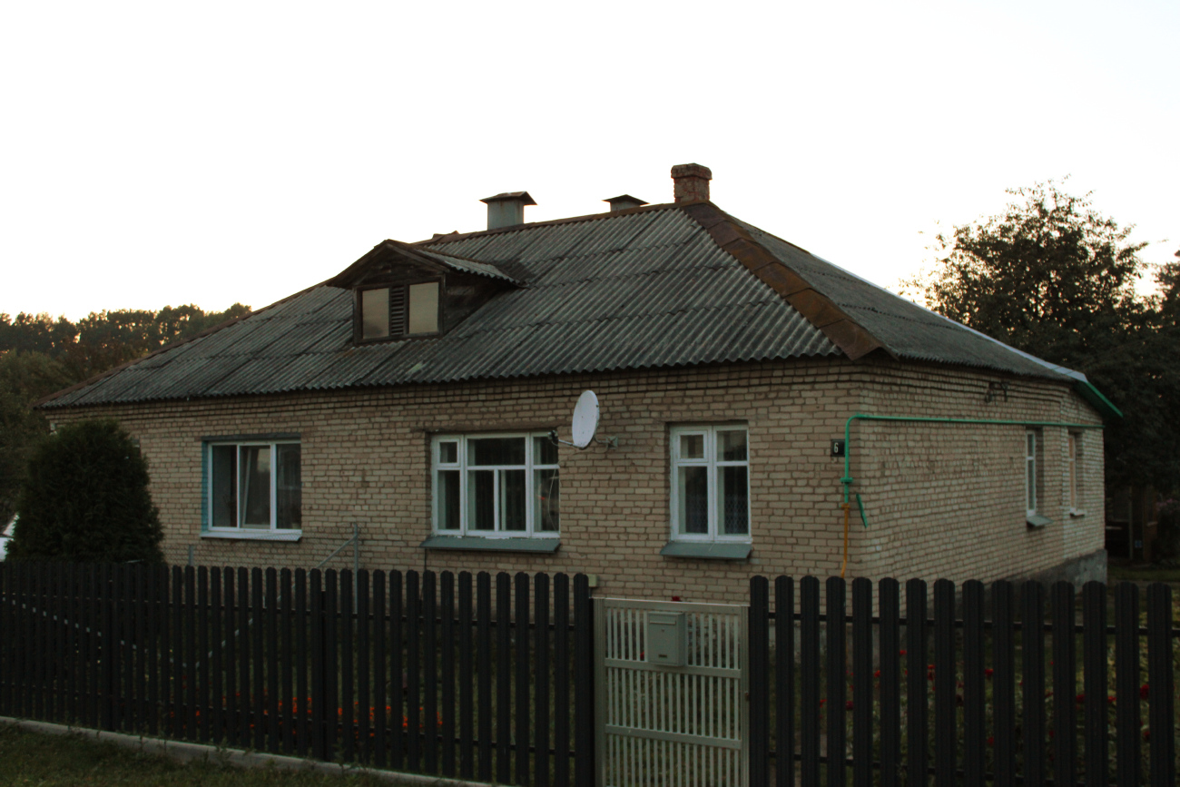Щомыслица, Университетская улица, 6