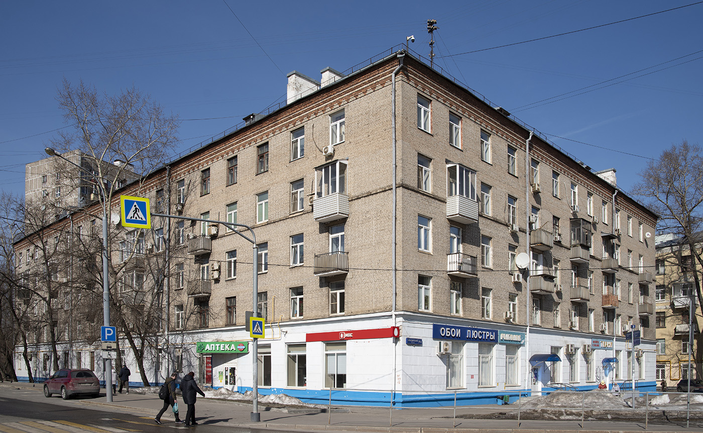 Москва, Анадырский проезд, 19 / Улица Менжинского, 2