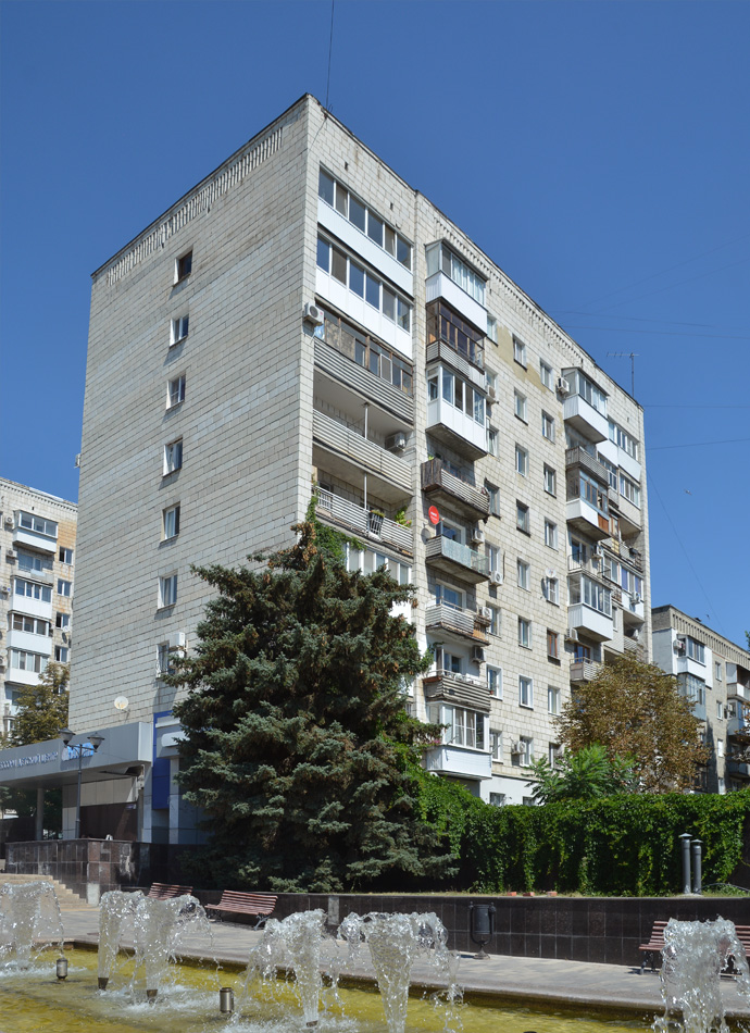 Саратов, Октябрьская улица, 10/12