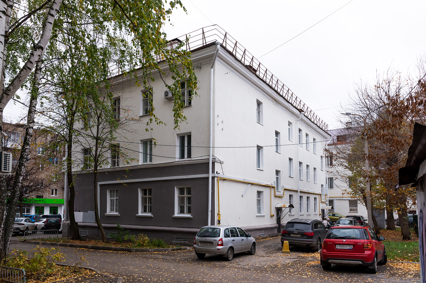 Уфа, Улица Достоевского, 107 / Улица Пархоменко, 82