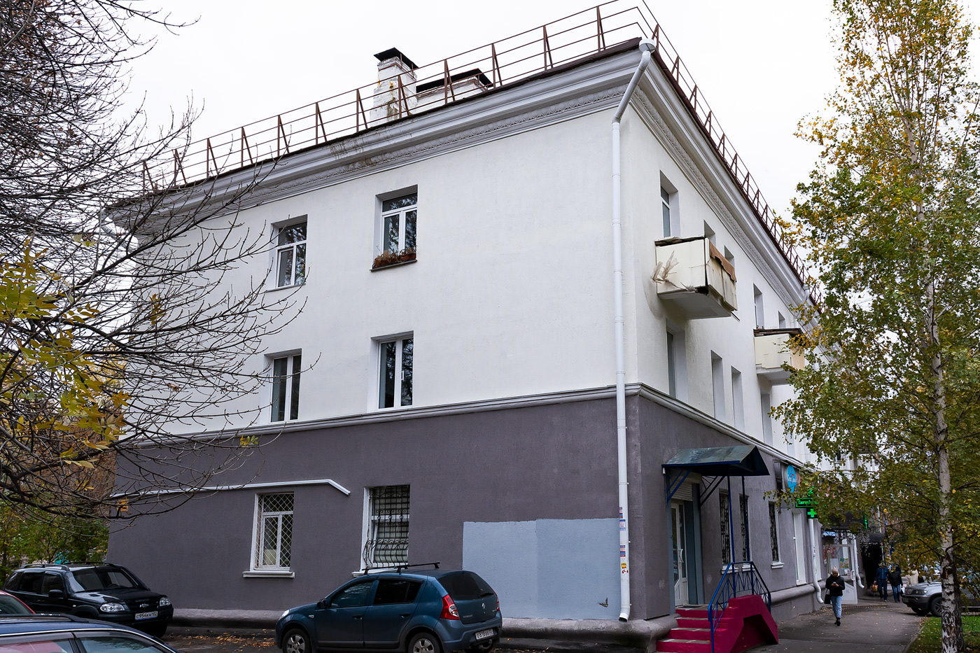 Ufa, Улица Достоевского, 107 / Улица Пархоменко, 82