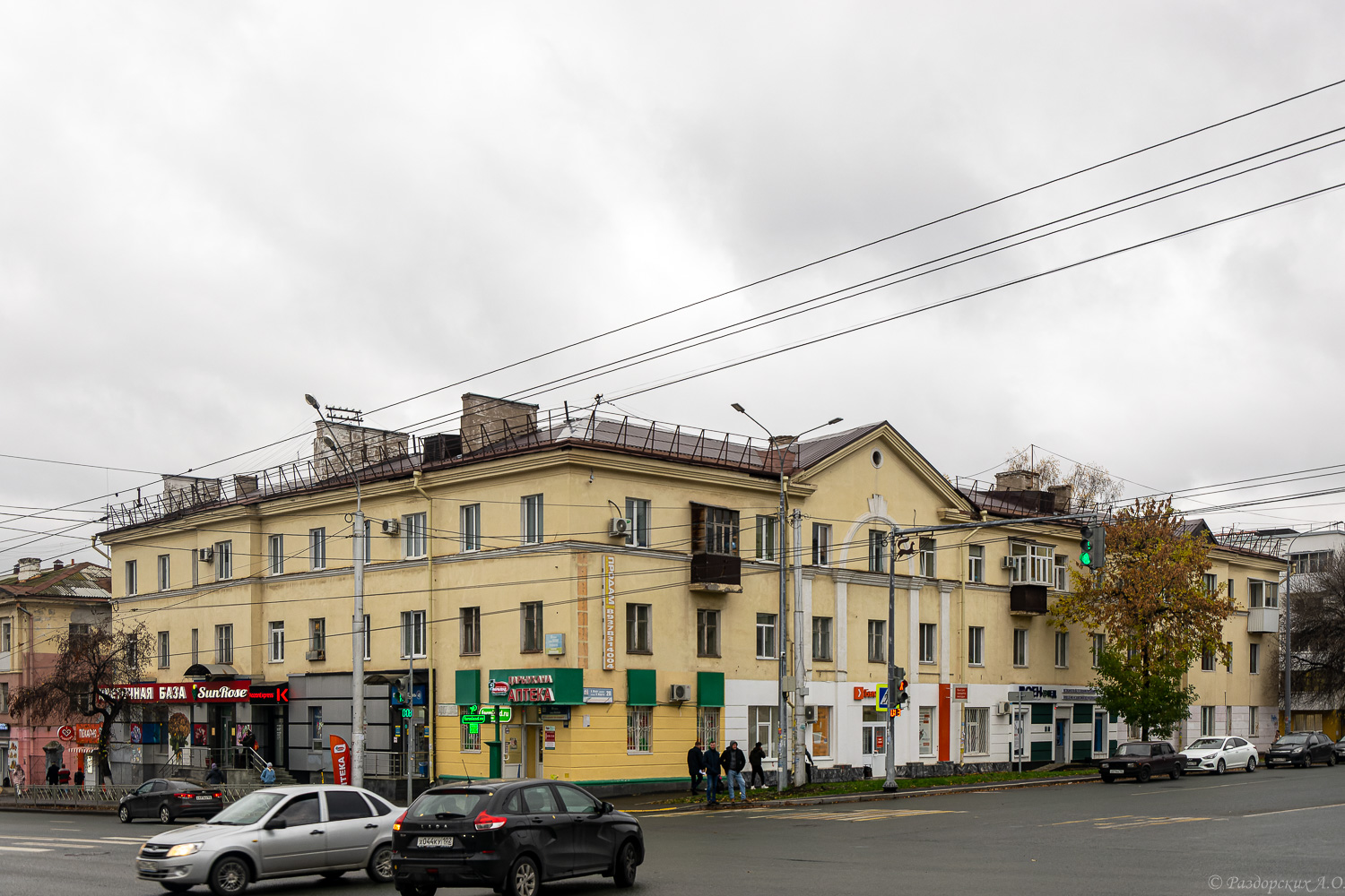Ufa, Улица 8 Марта, 20 / Айская улица, 85