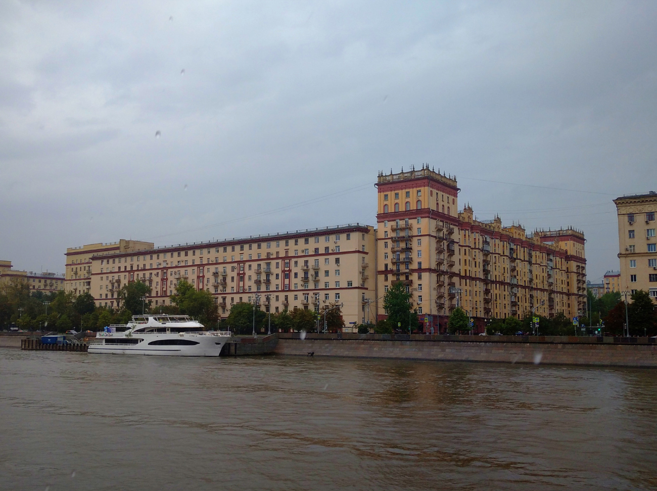 Москва, Фрунзенская набережная, 46; 3-я Фрунзенская улица, 1