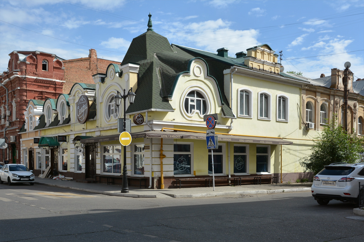 Астрахань, Улица Фиолетова, 11 / Никольская улица, 8