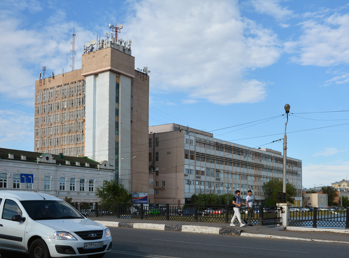 Астрахань, Набережная 1 Мая, 75/48
