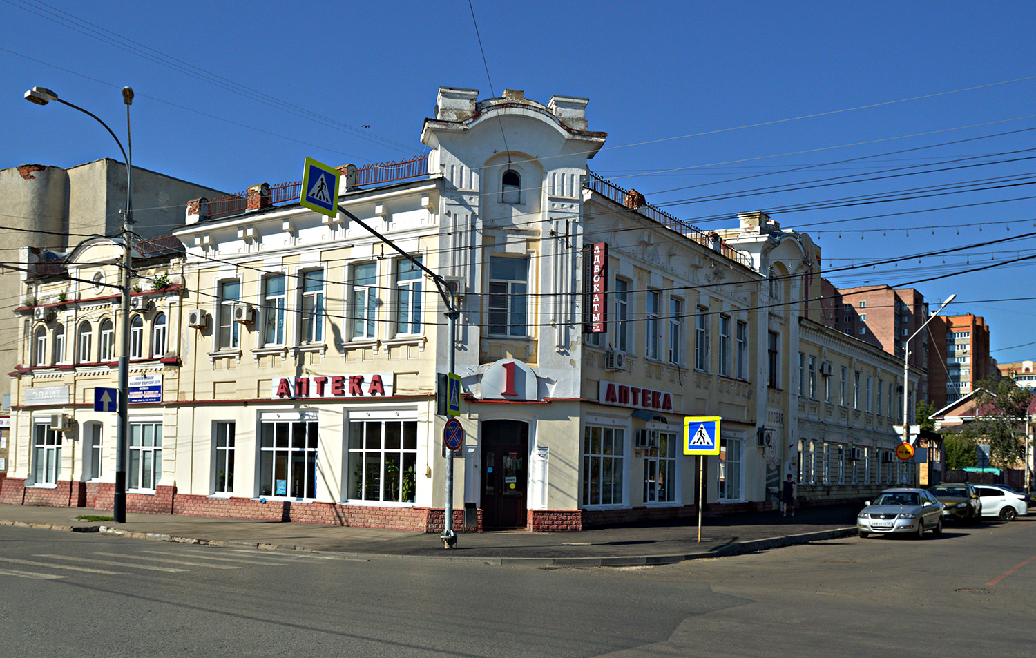 Тамбов, Коммунальная улица, 42 / Красная улица, 8