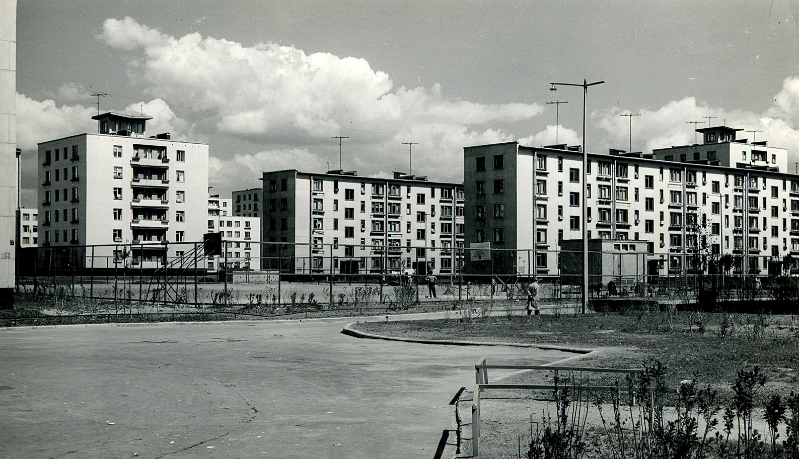 Санкт-Петербург, Краснопутиловская улица, 59; Краснопутиловская улица, 61; Улица Червонного Казачества, 40; Улица Червонного Казачества, 40 лит. Б