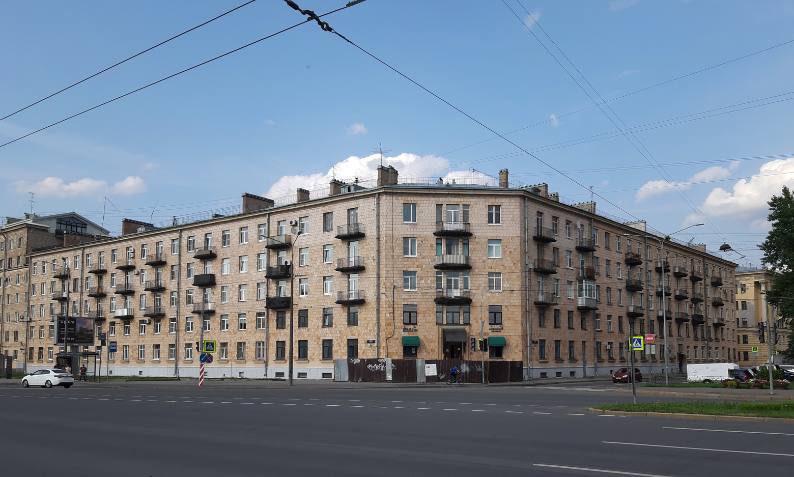 Санкт-Петербург, Наличная улица, 19