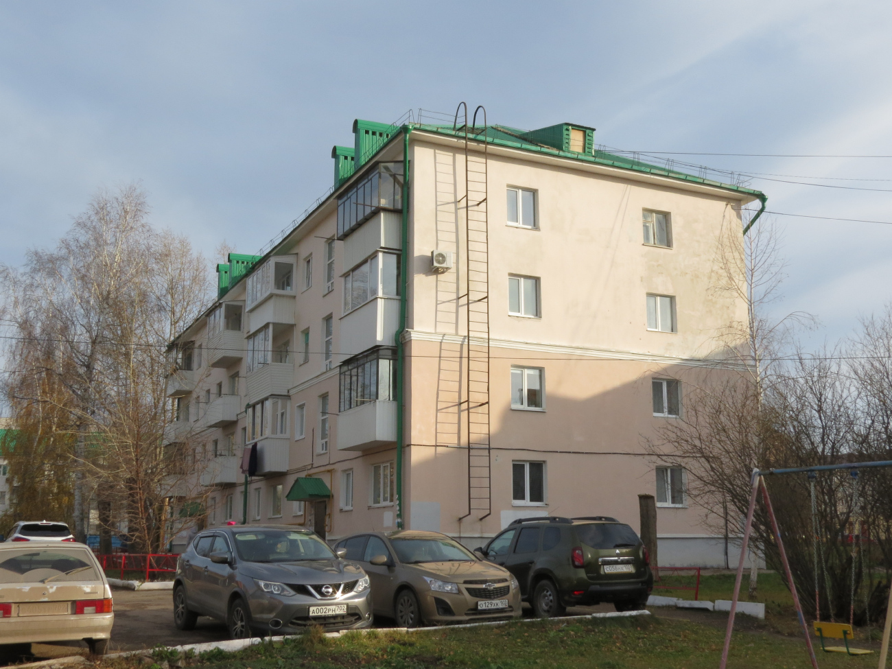 Октябрьский, Улица Островского, 19