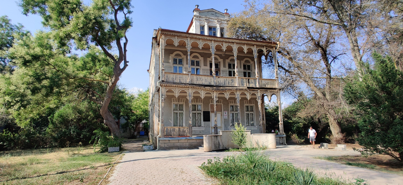 Евпатория, Набережная Горького, 16