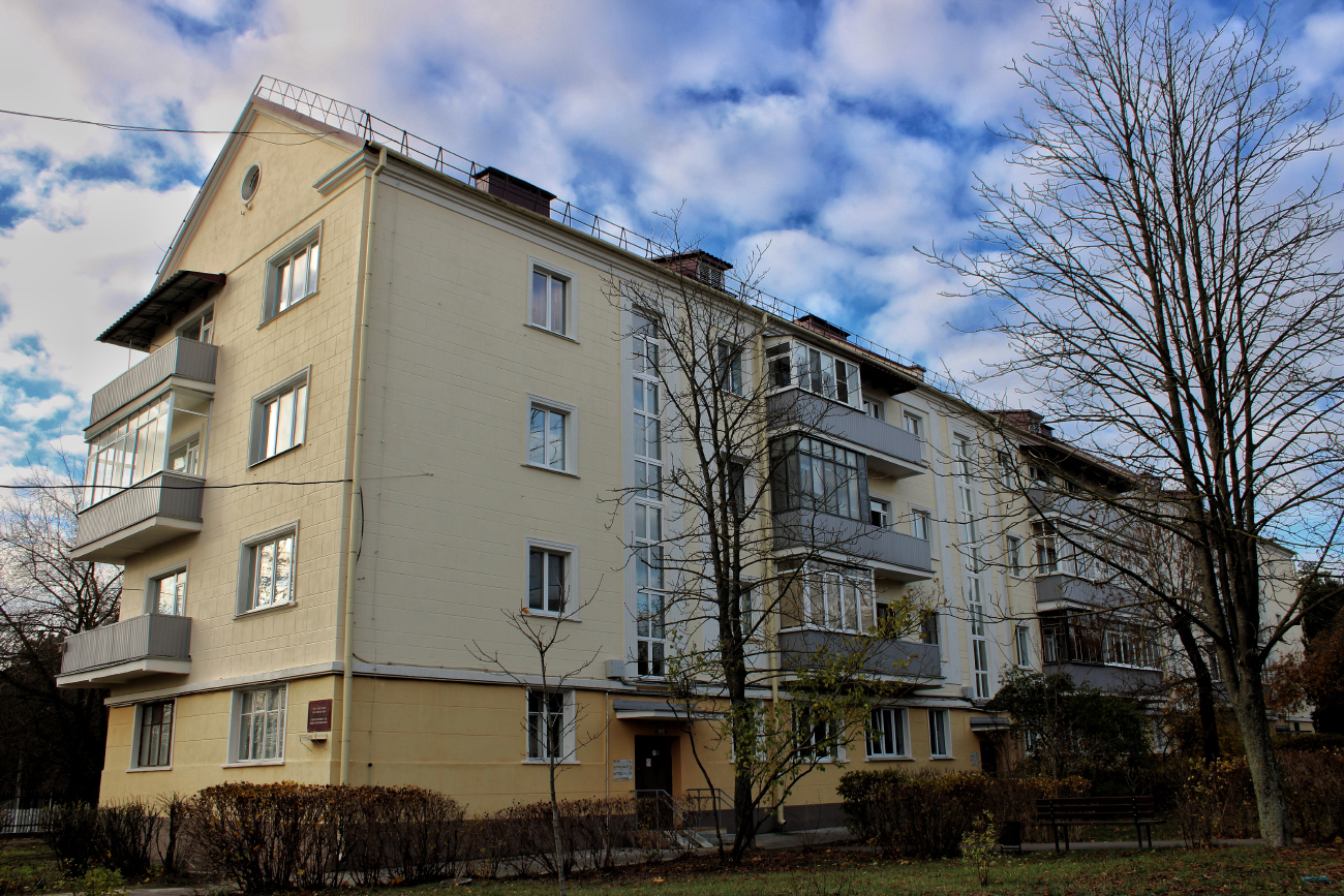 Минск, Центральная улица, 3 / Улица Лизы Чайкиной, 1