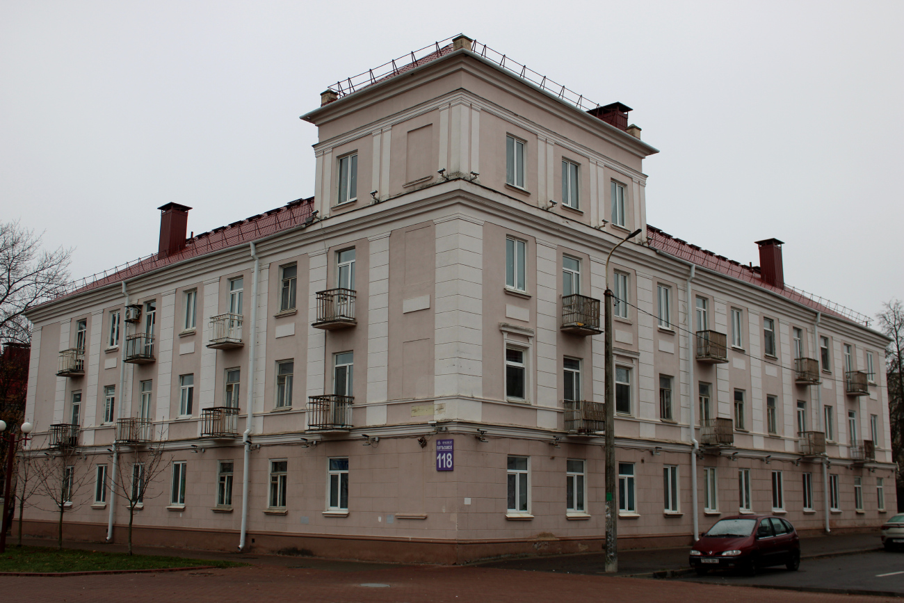 Минск, Партизанский проспект, 118 / Трудовая улица, 12