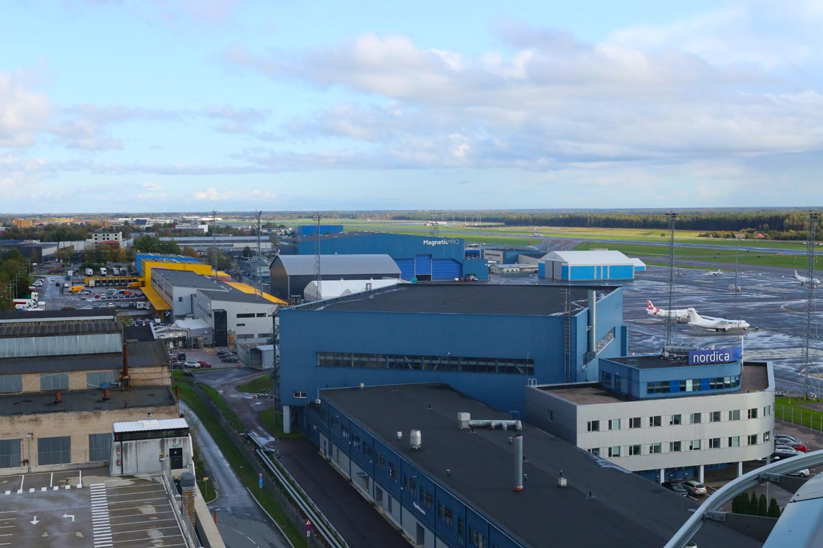 Таллин, Lennujaama tee, 13; Väike-Sõjamäe, 1a