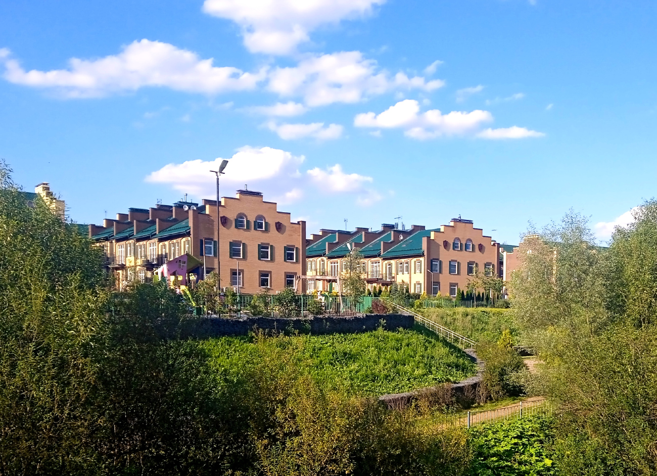 Поселение Воскресенское, Кронбургская улица, 15 корп. 2; Кронбургская улица, 15 корп. 3