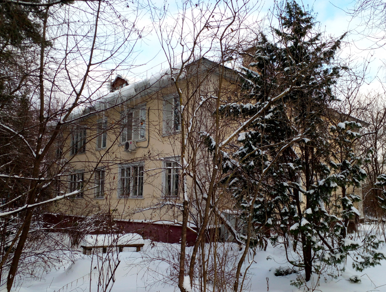 Москва, пос. Узкое, Профсоюзная улица, 123А корп. 27 / Тютчевская аллея, 27