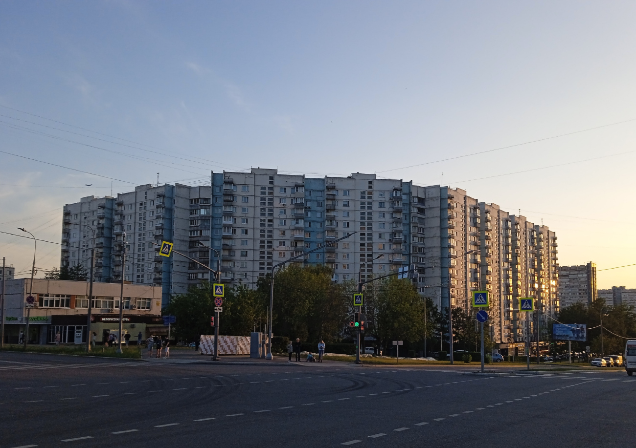 Москва, Новоясеневский проспект, 32 корп. 1