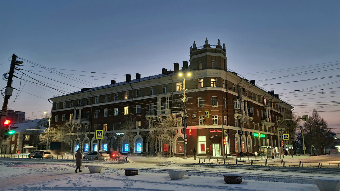 Омск, Улица Богдана Хмельницкого, 162 / Улица Маяковского, 100