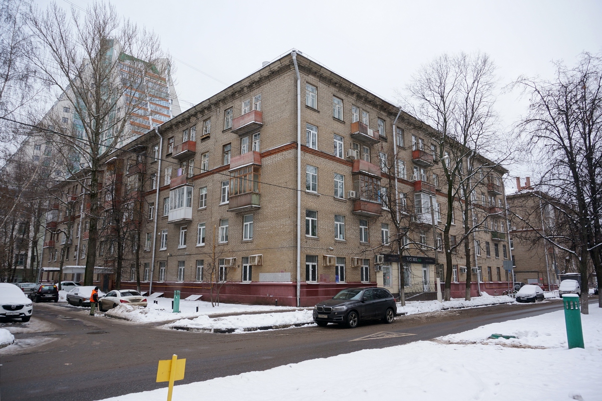 Москва, Новочерёмушкинская улица, 13