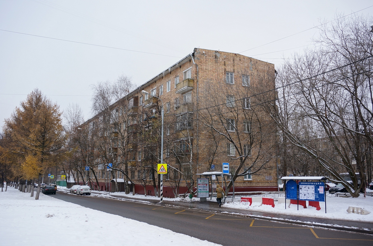 Москва, Улица Винокурова, 7 / Новочерёмушкинская улица, 5 корп. 3
