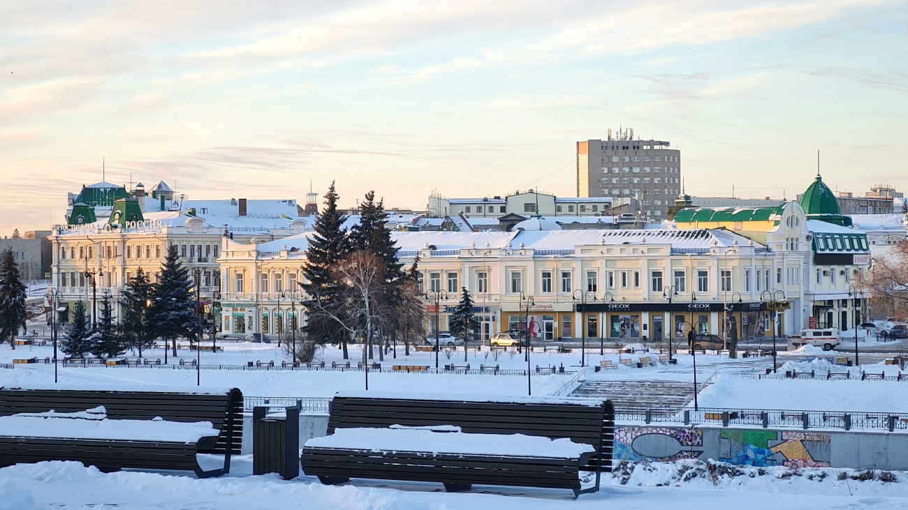 Омск, Партизанская улица, 2; Улица Ленина, 21 / Улица Щербанёва, 2