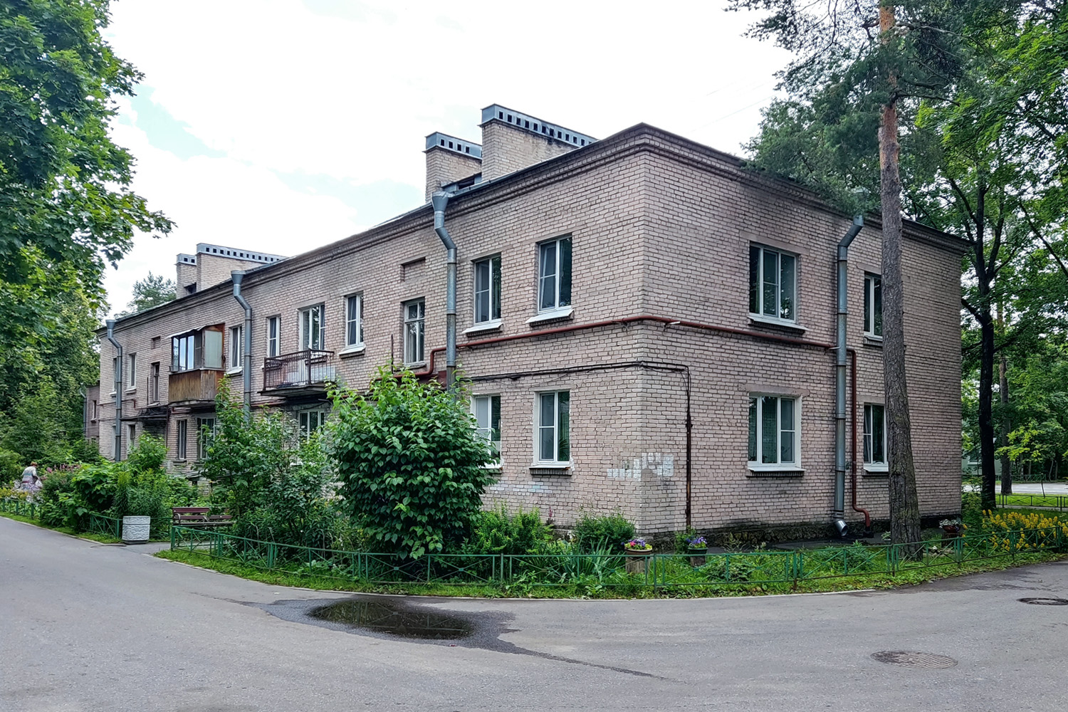 Песочный, Ленинградская улица, 56