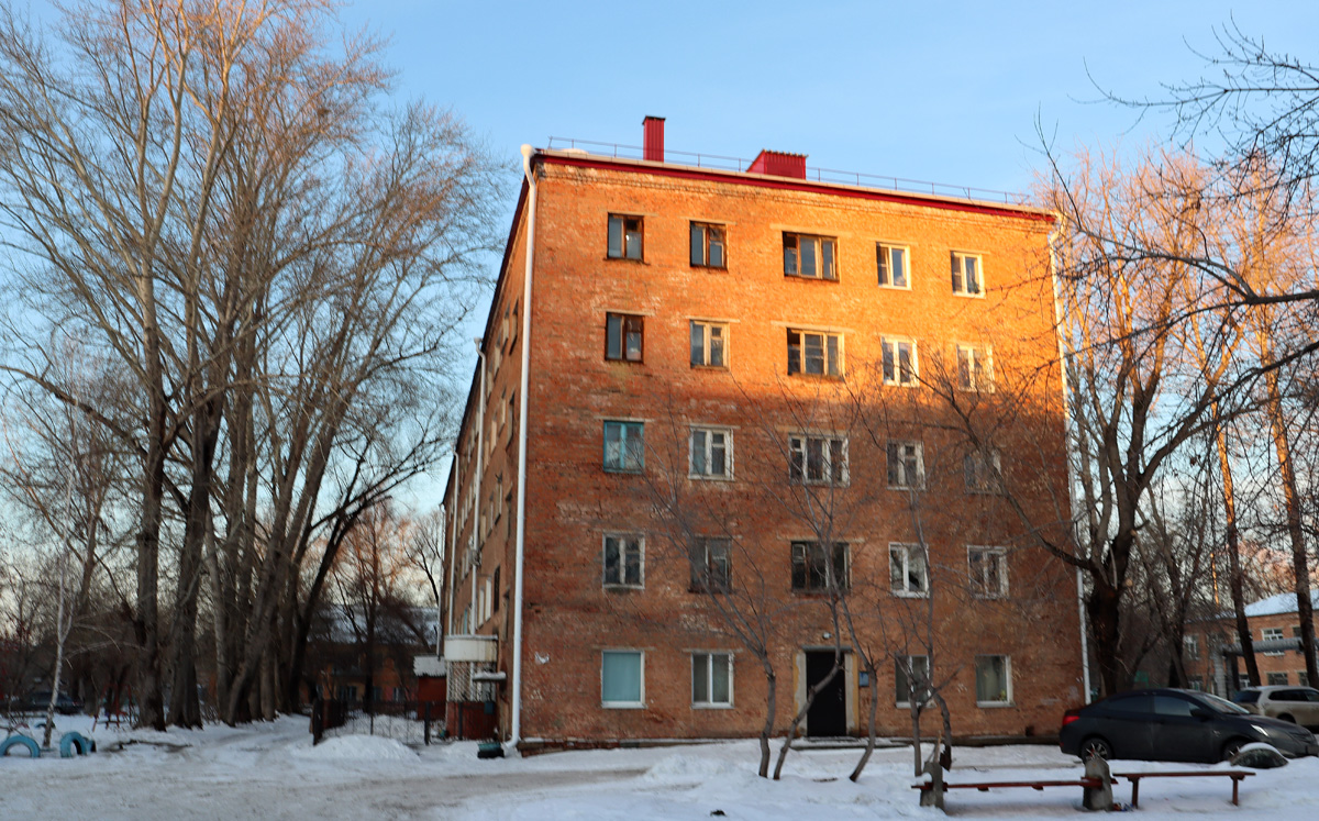 Омск, Молодогвардейская улица, 27